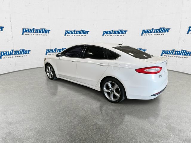 Used 2016 Ford Fusion SE FWD image 8