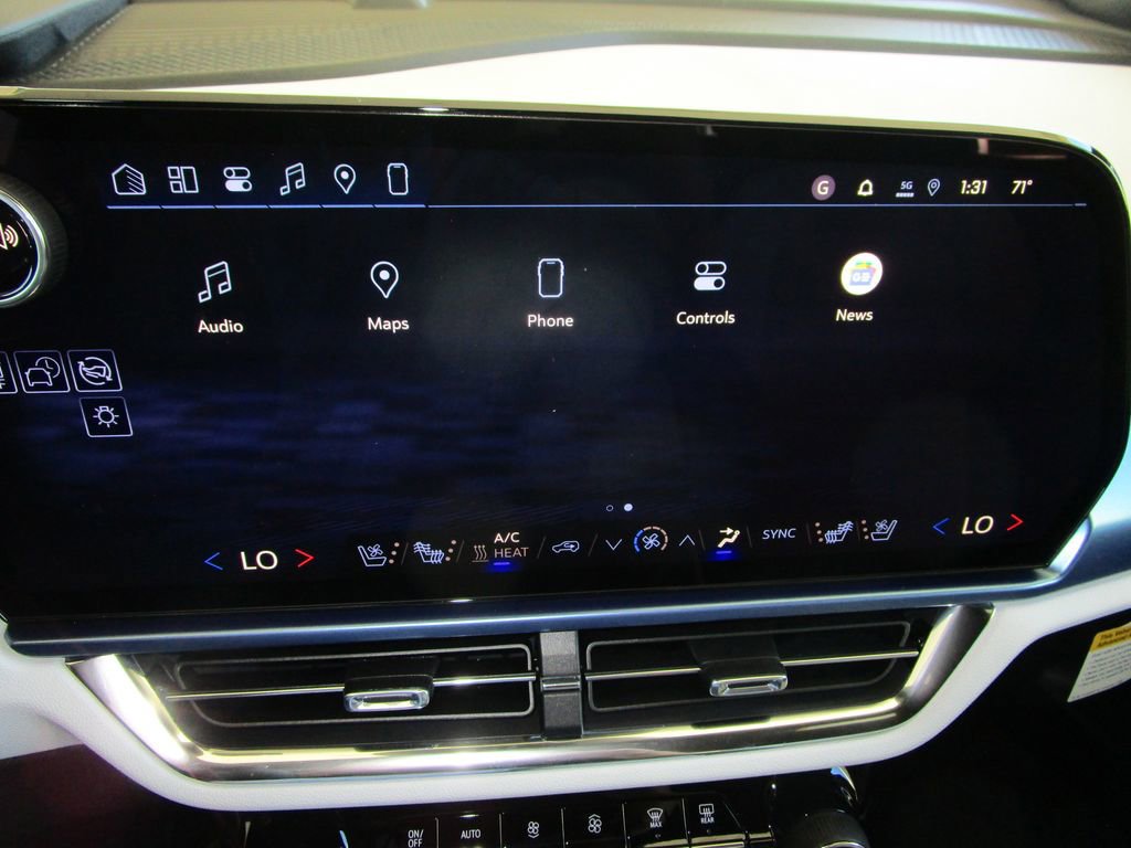 New 2026 Chevrolet Equinox EV LT w/ Convenience Package II image 31