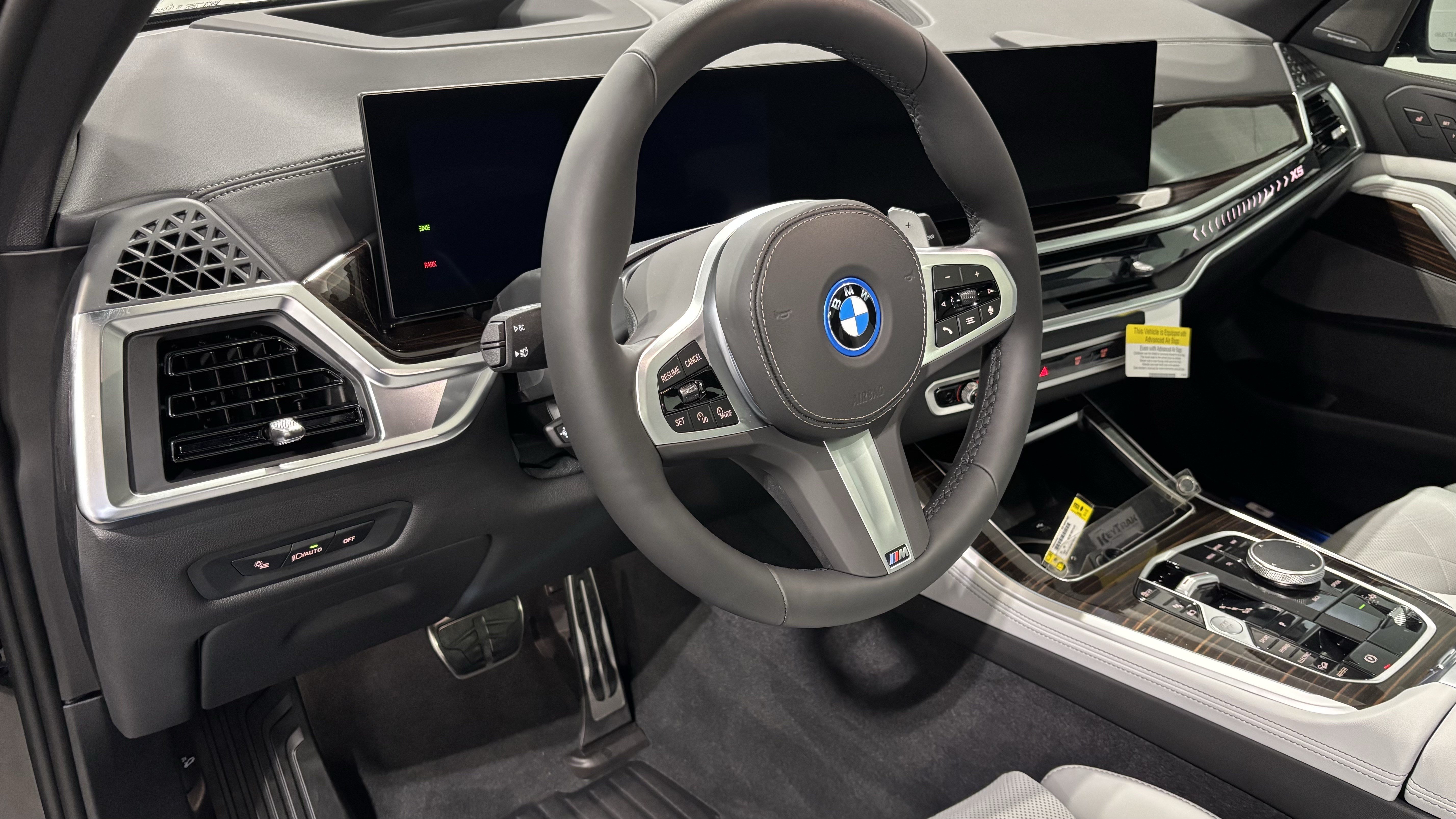New 2026 BMW X5 xDrive50e w/ M Sport Package AWD/4WD image 13