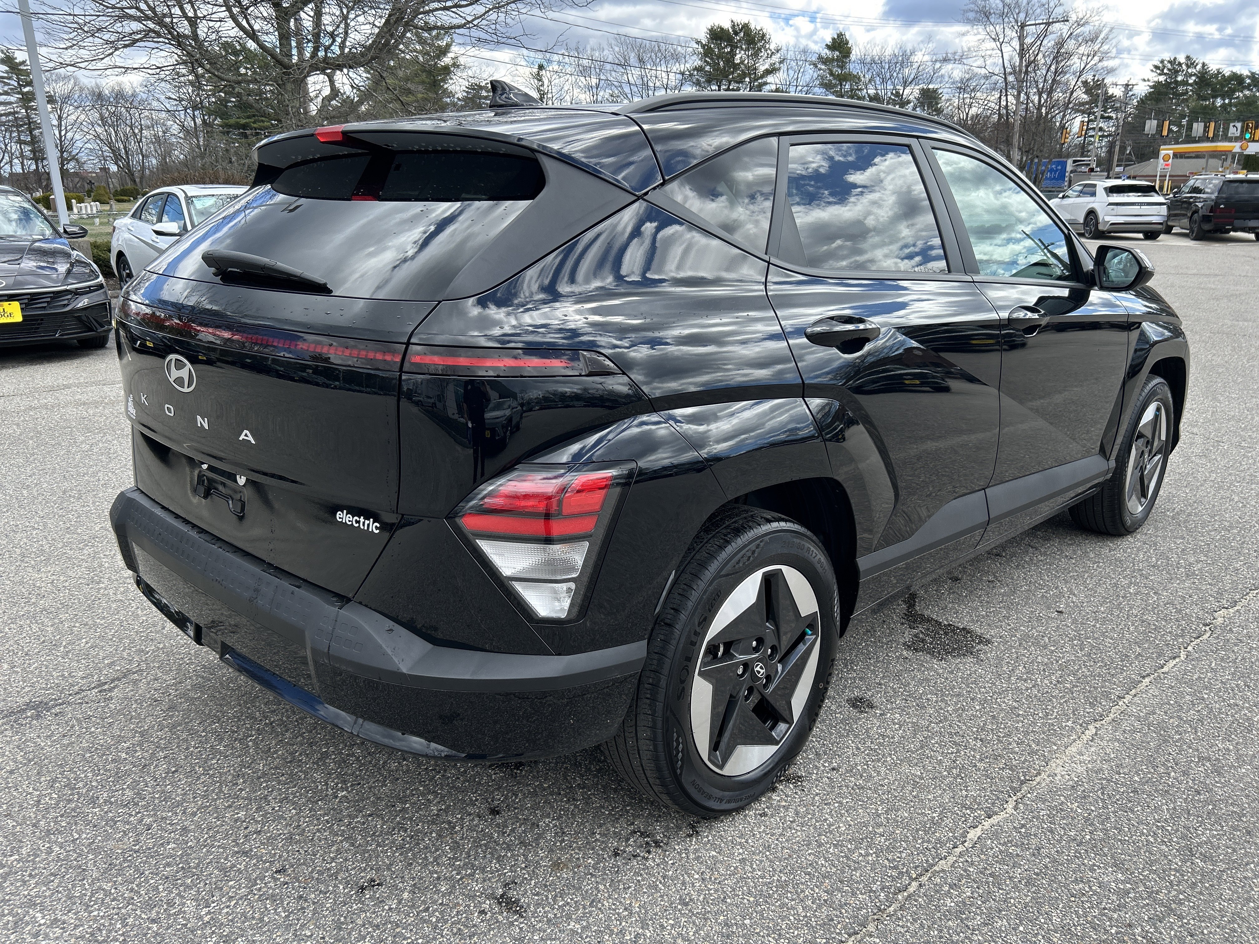 Used 2024 Hyundai Kona SEL FWD image 5