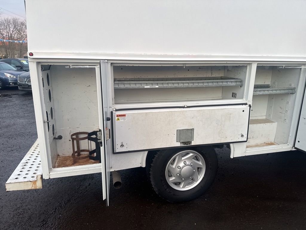 Used 2016 Ford E-350 and Econoline 350 Super Duty w/ Power Windows & Locks Group image 19