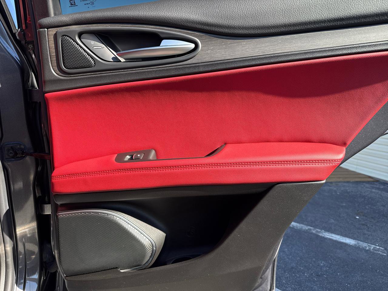 Used 2021 Alfa Romeo Stelvio Ti w/ Nero Edizione AWD/4WD image 18