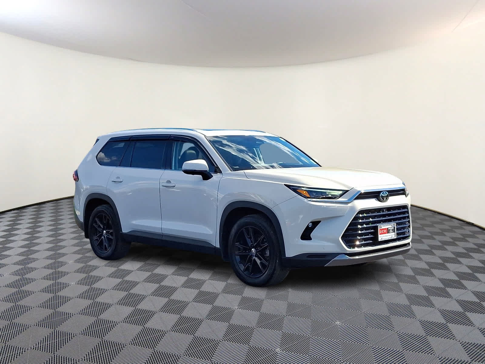 Used 2024 Toyota Grand Highlander AWD image 4