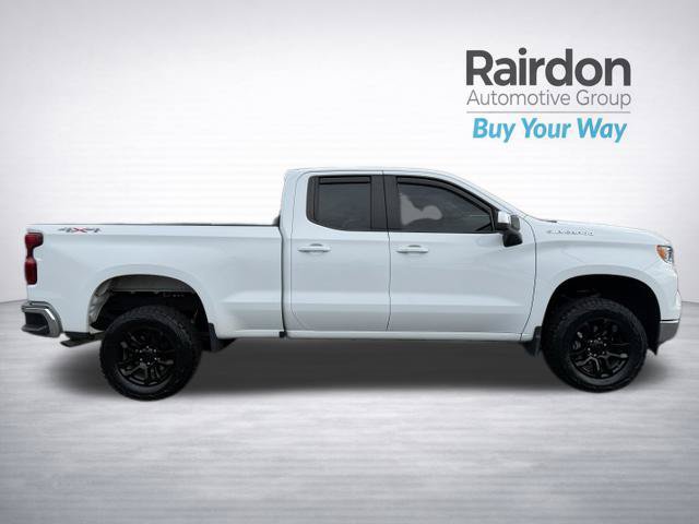 Used 2022 Chevrolet Silverado 1500 LT AWD/4WD image 8