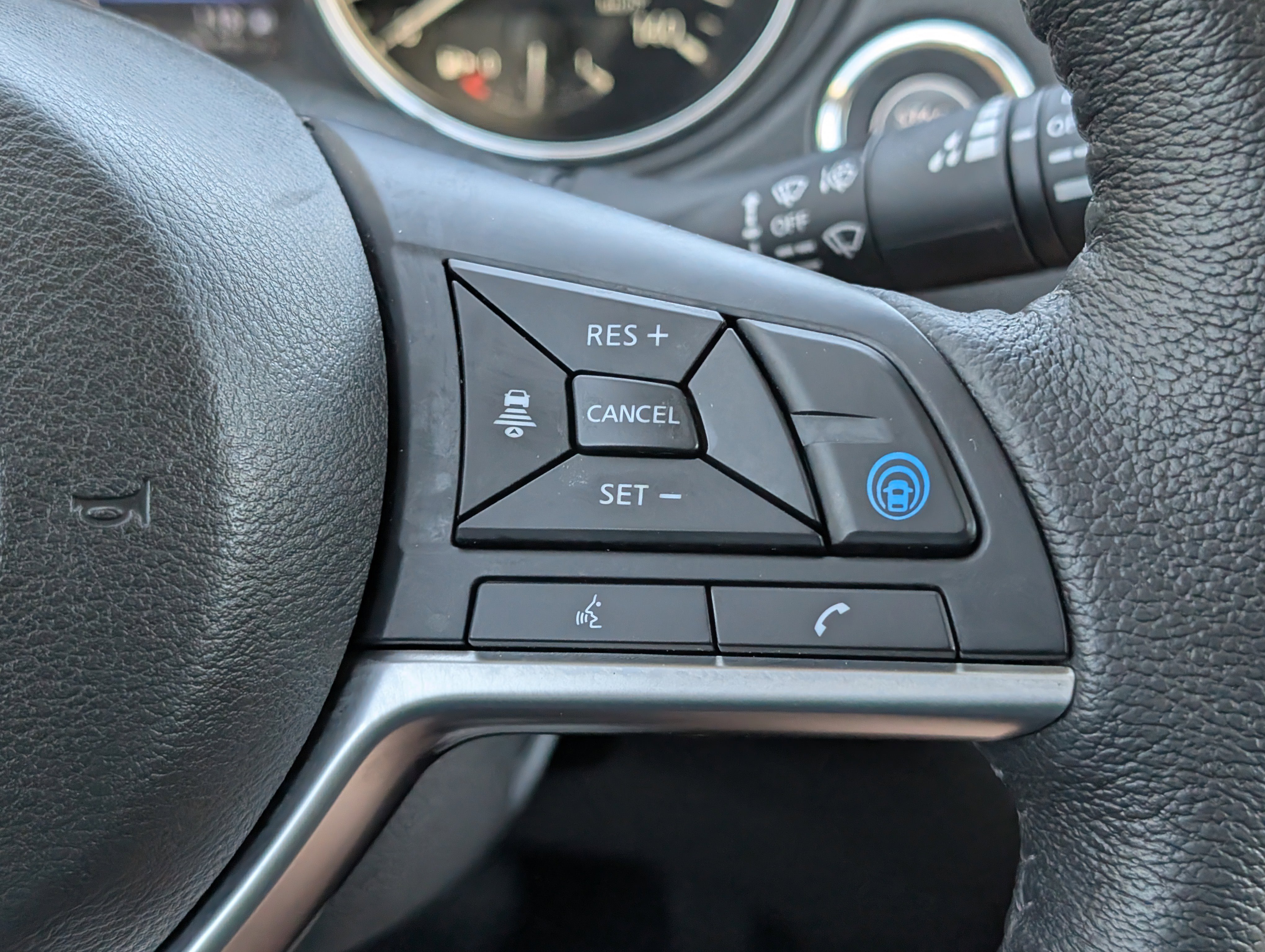 Used 2019 Nissan Rogue SL w/ Premium Package AWD/4WD image 16