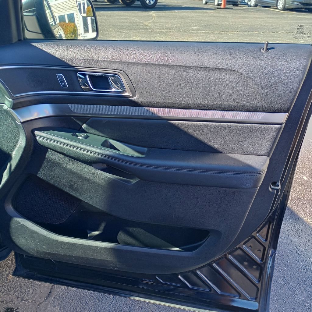 Used 2019 Ford Explorer XLT w/ Class III Trailer Tow Package image 22