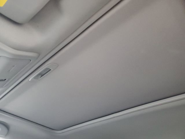 Used 2025 Nissan Frontier SL image 39