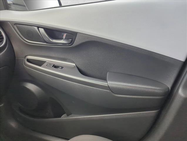 Used 2021 Hyundai Kona SE w/ Cargo Package image 26