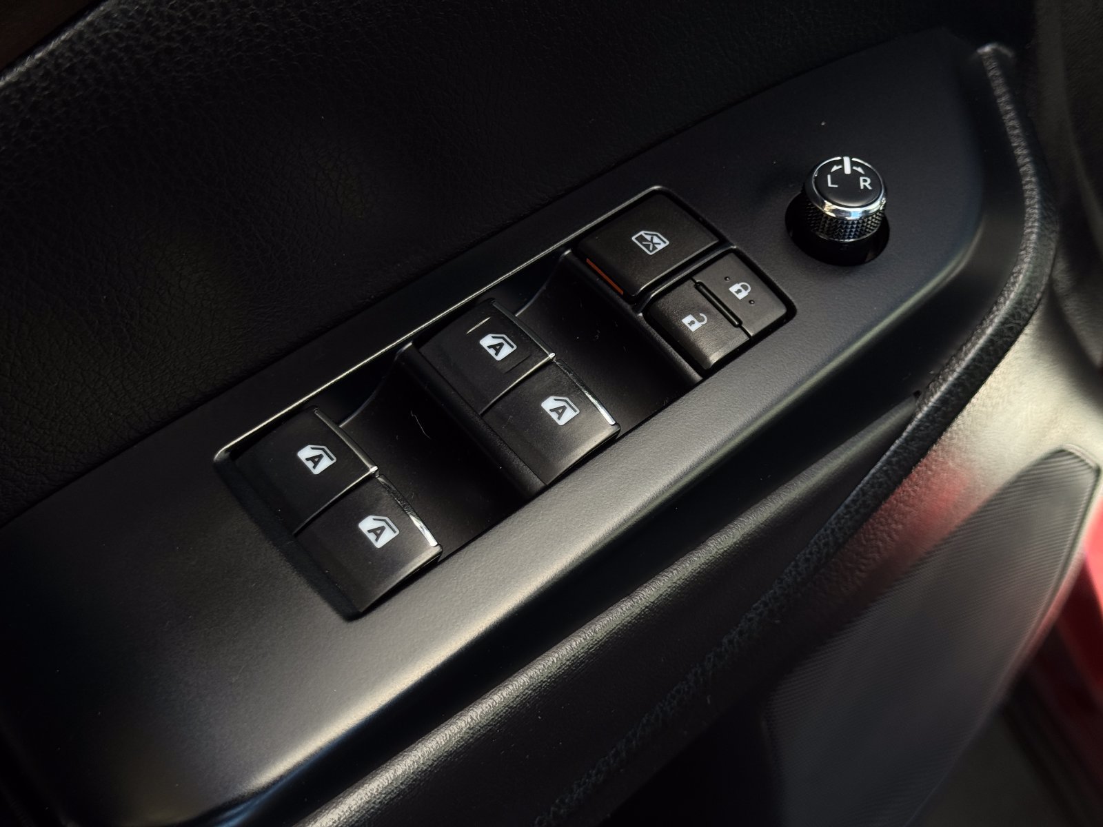 Used 2018 Toyota Highlander Limited AWD/4WD image 13