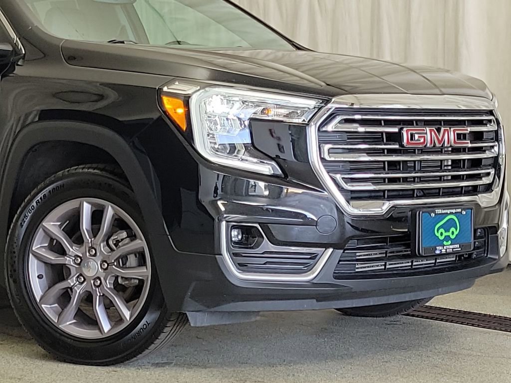 Certified 2023 GMC Terrain SLT image 2
