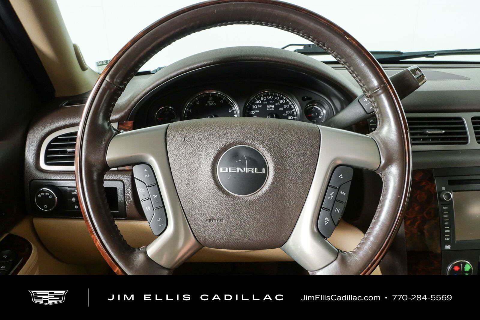 Used 2014 GMC Yukon XL Denali RWD image 10
