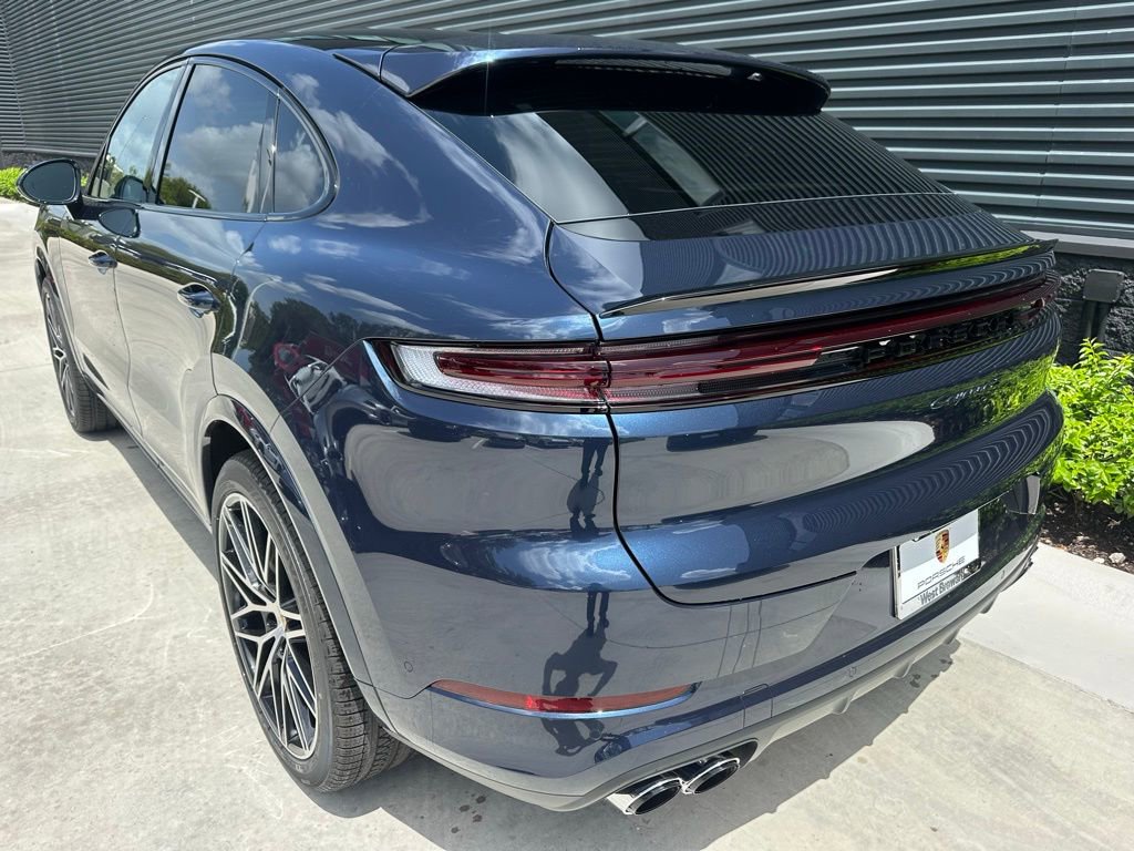 Used 2025 Porsche Cayenne S image 3