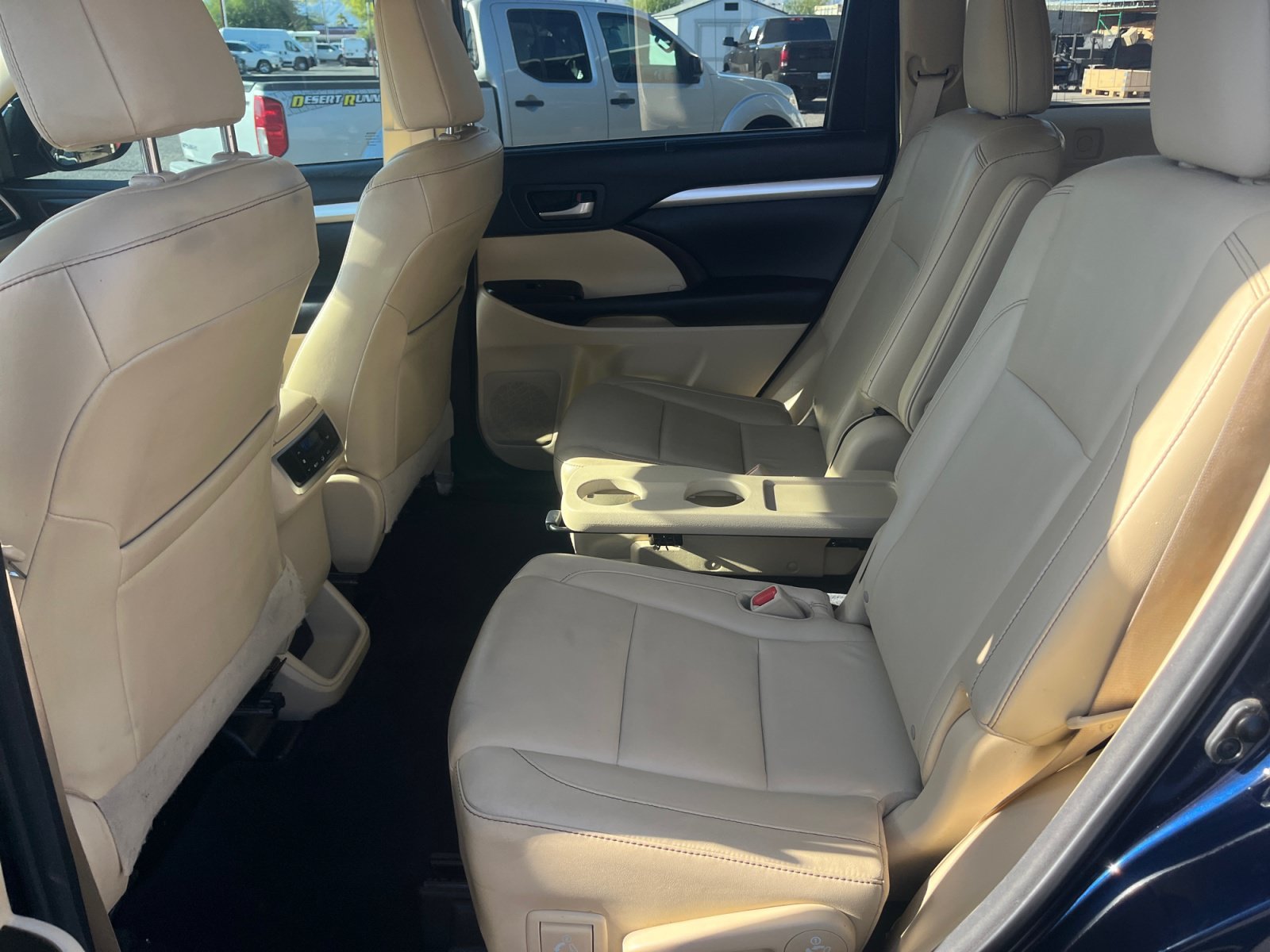 Used 2016 Toyota Highlander XLE FWD image 28