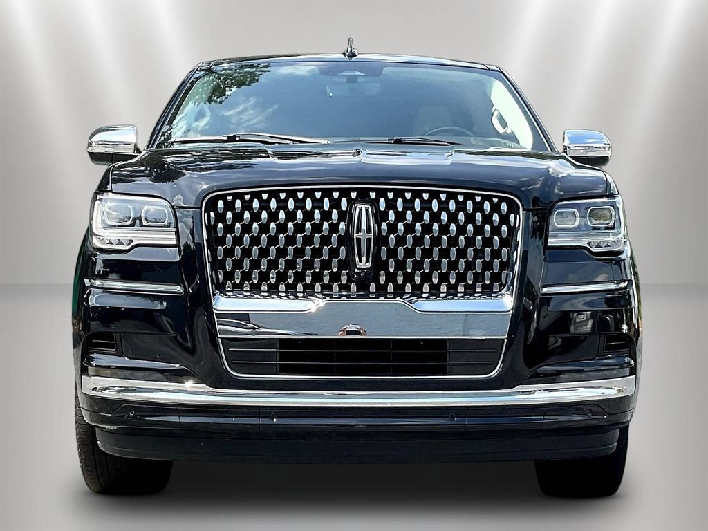 Used 2022 Lincoln Navigator Black Label AWD/4WD image 2