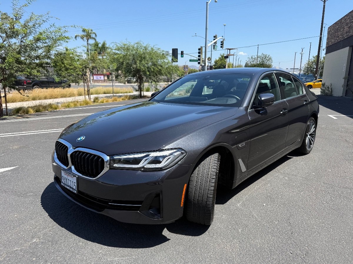 Used 2023 BMW 530e w/ Convenience Package RWD image 6