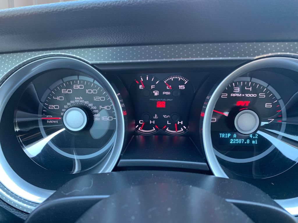 Used 2011 Ford Mustang Shelby GT500 w/ SVT Performance Pkg RWD image 31