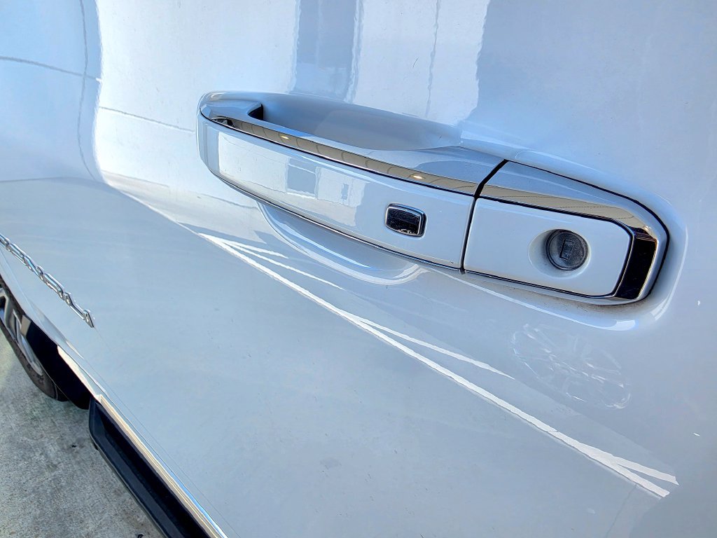 Used 2021 GMC Yukon Denali AWD/4WD image 17