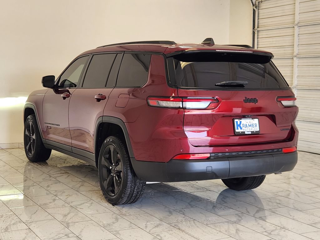 Used 2025 Jeep Grand Cherokee L Limited w/ Black Appearance Package RWD image 5