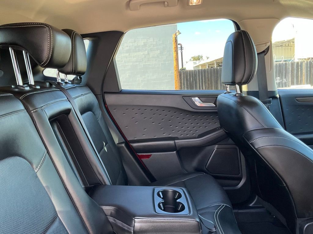 Used 2020 Ford Escape Titanium image 28