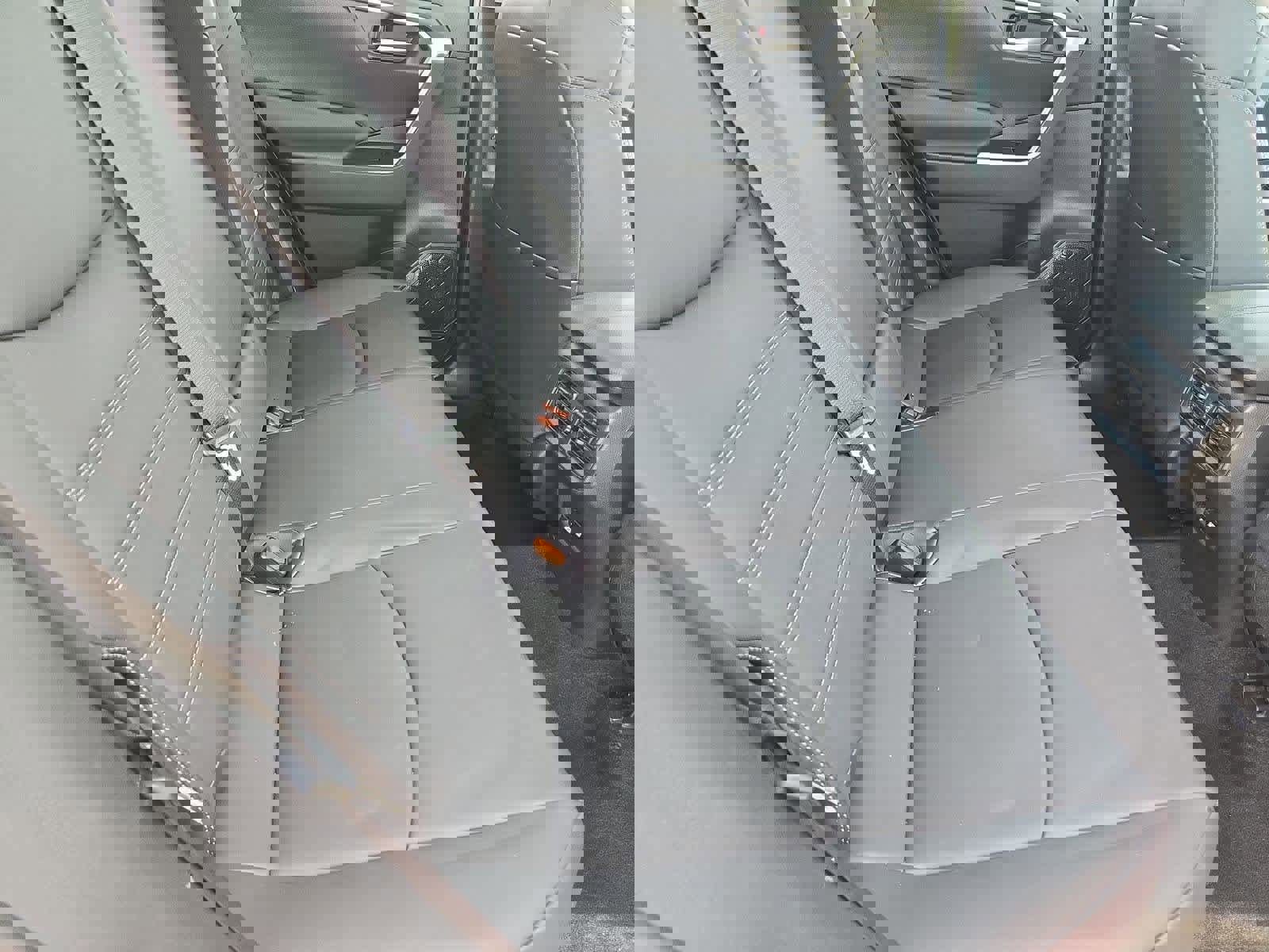 Used 2021 Toyota RAV4 XLE Premium image 21