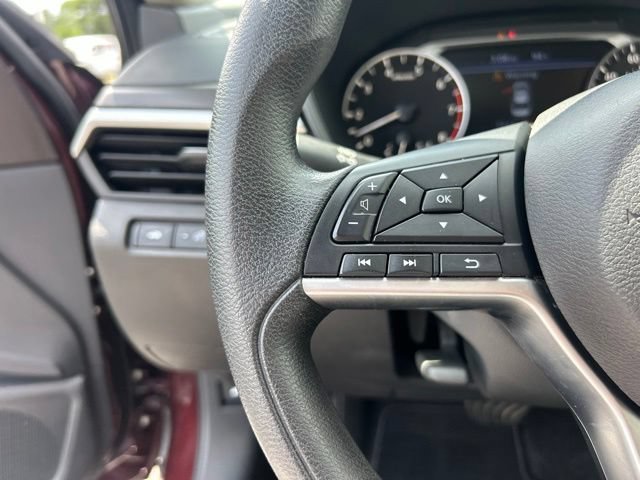 Used 2025 Nissan Altima 2.5 SV FWD image 19