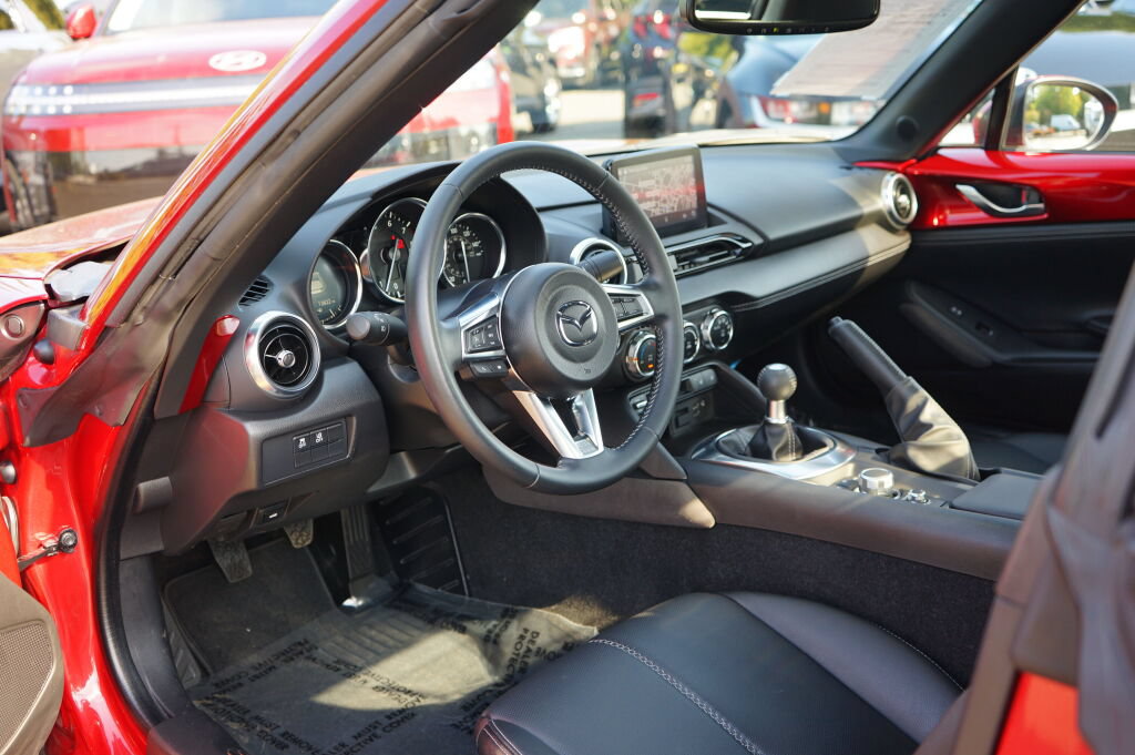 Used 2022 MAZDA MX-5 Miata RF Grand Touring RWD image 25