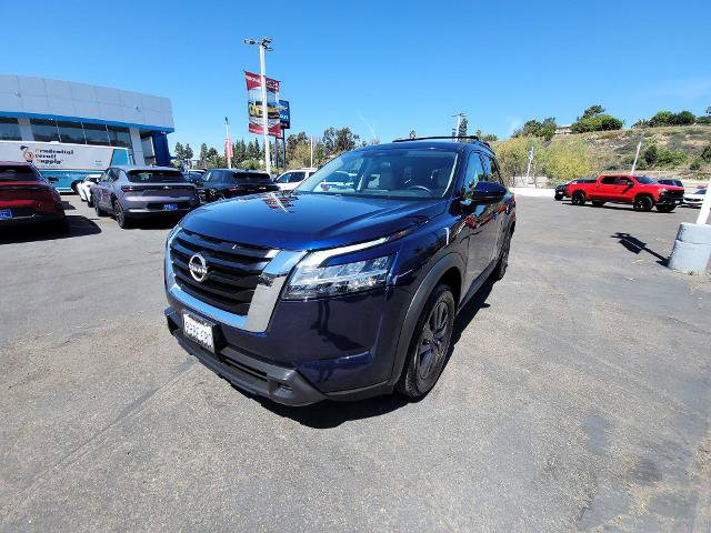 Used 2022 Nissan Pathfinder SV image 4