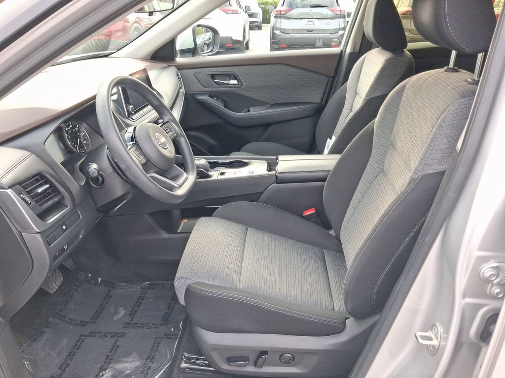 Certified 2023 Nissan Rogue SV FWD image 14