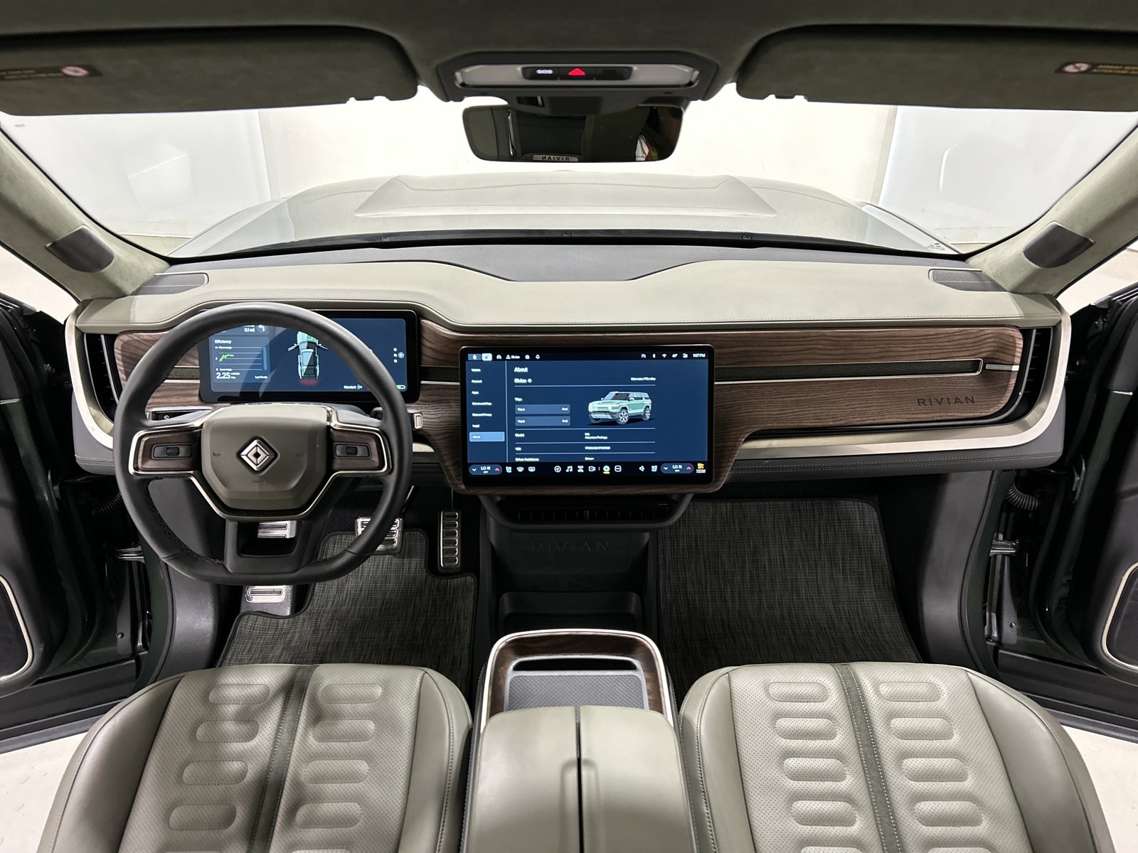 Used 2023 Rivian R1S Adventure image 27