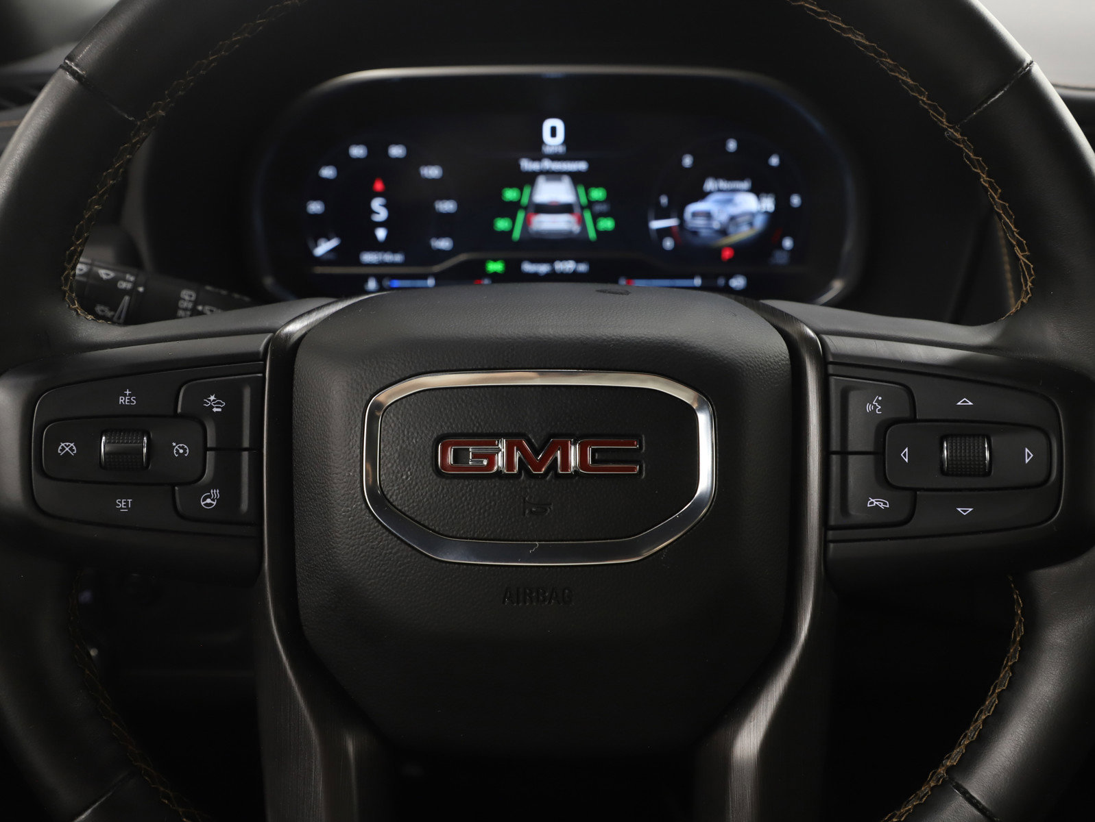 Used 2023 GMC Yukon XL AT4 w/ AT4 Premium Package AWD/4WD image 30