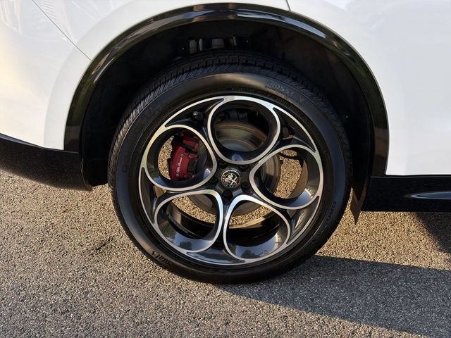 Used 2024 Alfa Romeo Stelvio Veloce AWD/4WD image 12