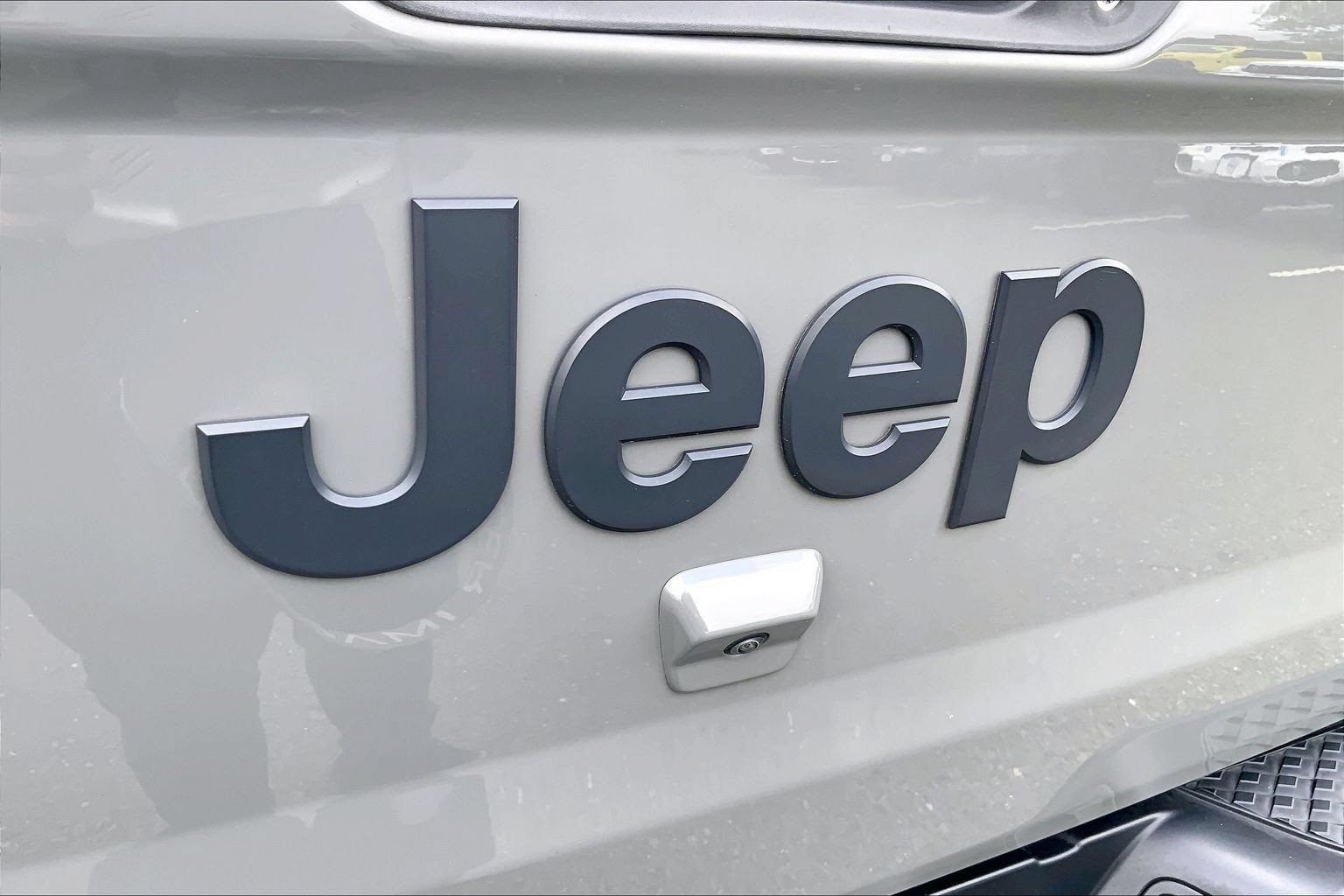 Used 2021 Jeep Gladiator Sport AWD/4WD image 8