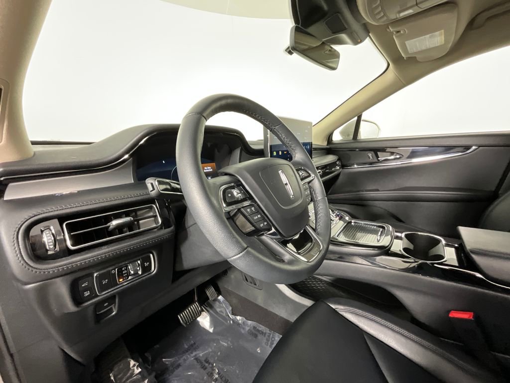 Used 2023 Lincoln Nautilus FWD image 15