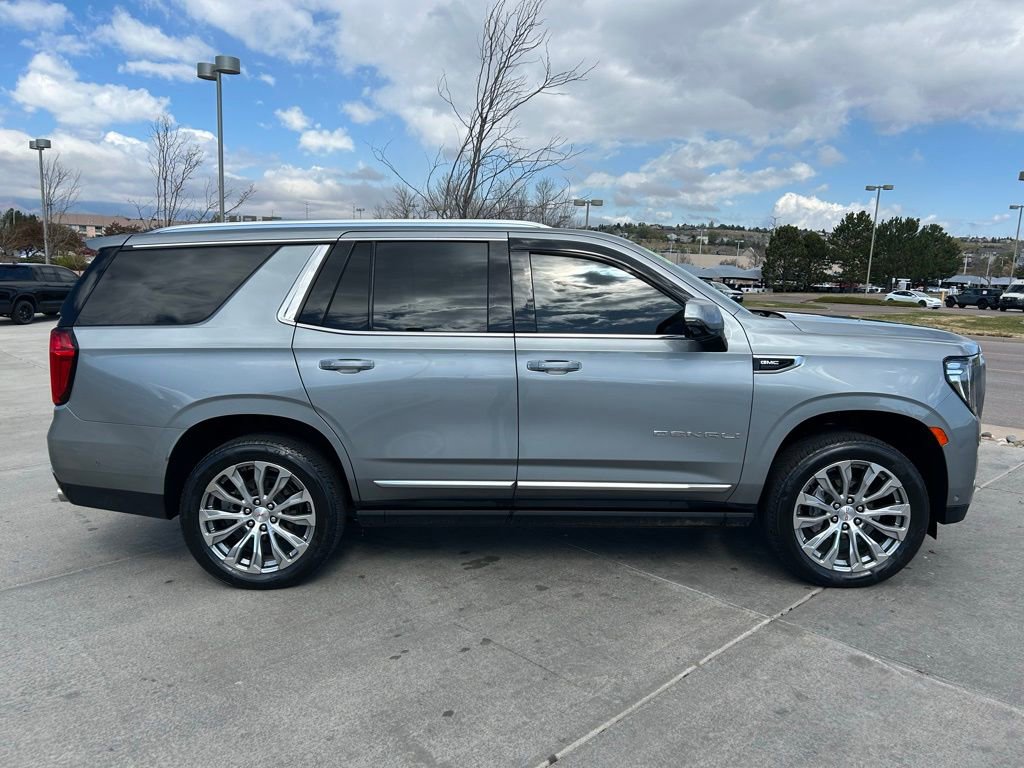 Used 2023 GMC Yukon Denali w/ Denali Reserve Package AWD/4WD image 9