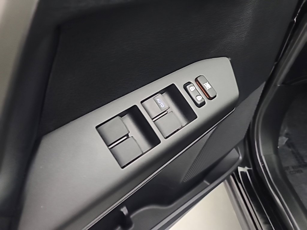 Used 2018 Toyota RAV4 XLE AWD/4WD image 23
