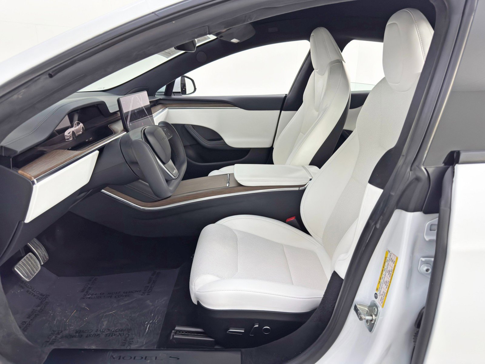 Used 2022 Tesla Model S image 17