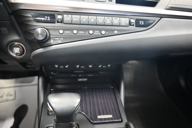 Used 2019 Lexus ES 350 w/ Accessory Package 2 FWD image 18