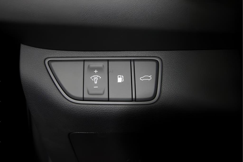 Used 2024 Genesis G70 2.5T w/ Sport Prestige Package image 35