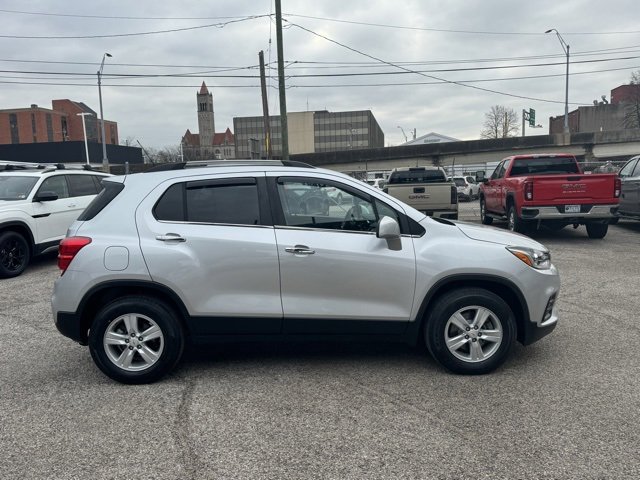 Used 2019 Chevrolet Trax LT w/ LT Convenience Package image 6