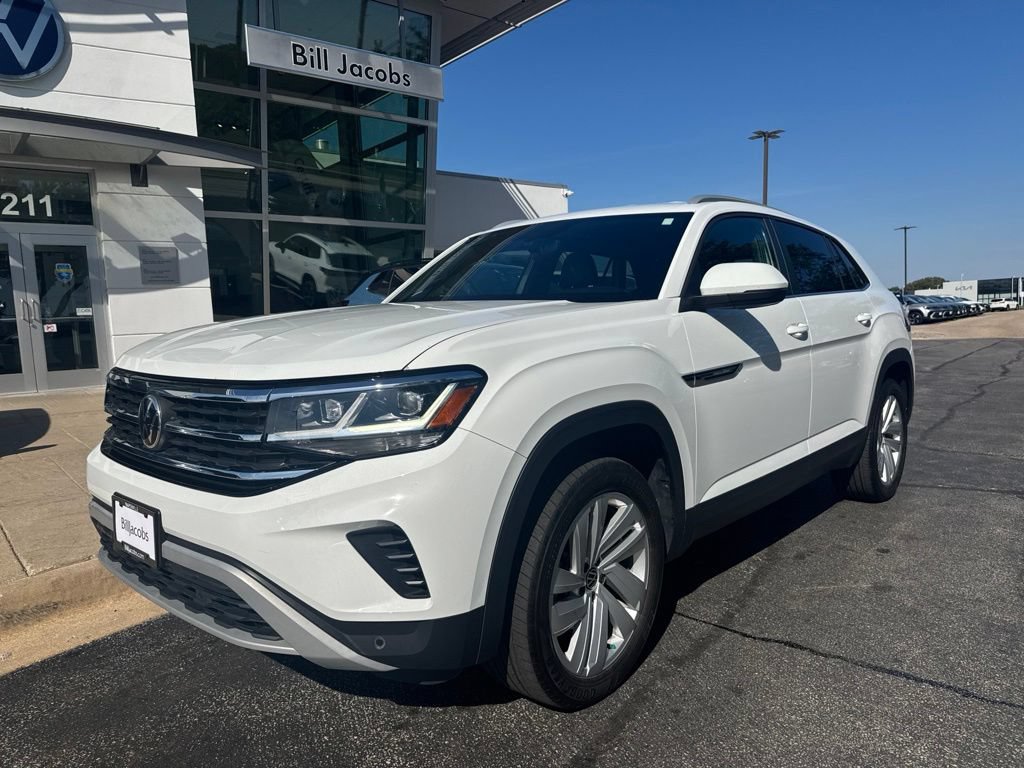 Used 2022 Volkswagen Atlas Cross Sport SE AWD/4WD image 2
