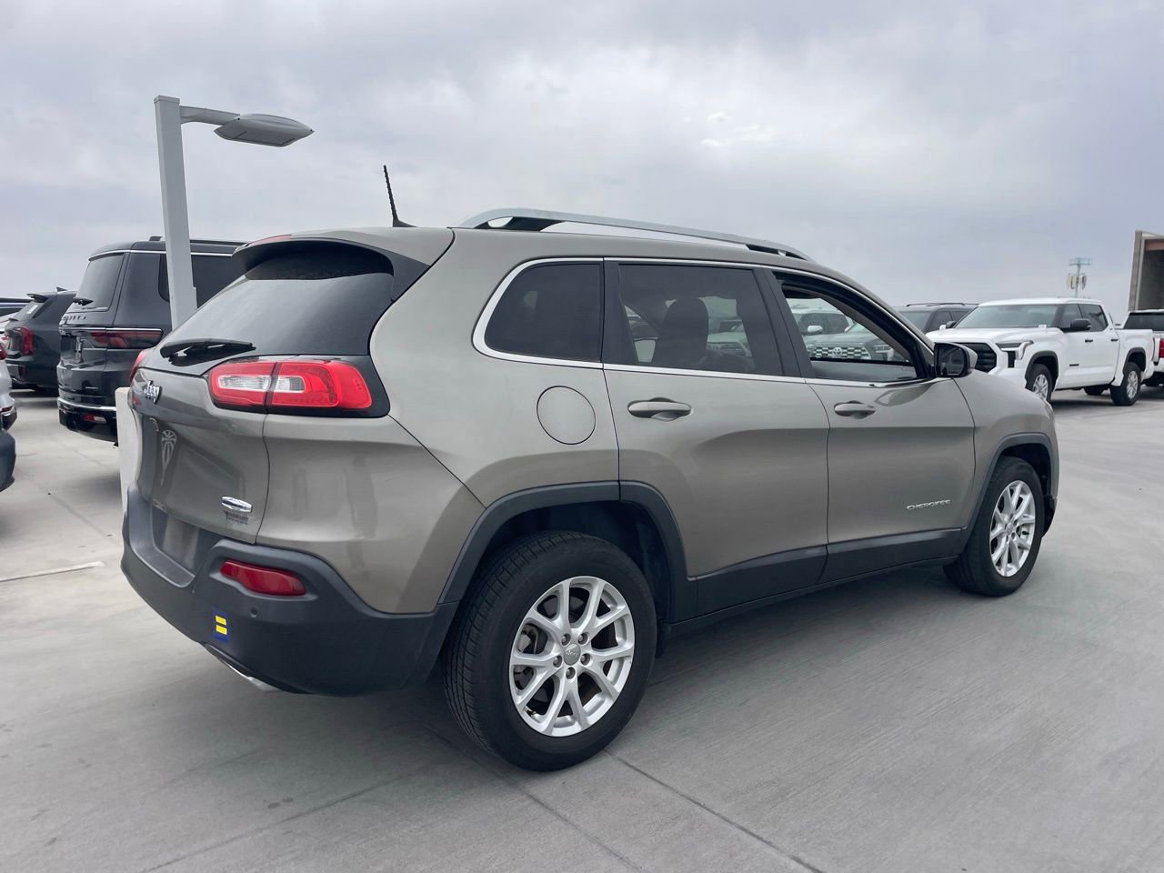 Used 2017 Jeep Cherokee Latitude w/ Safety/Convenience Group image 2