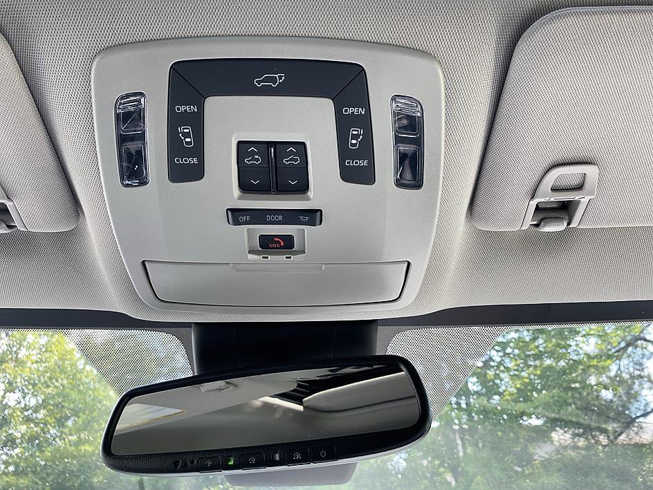 Certified 2026 Toyota Sienna XLE FWD image 37