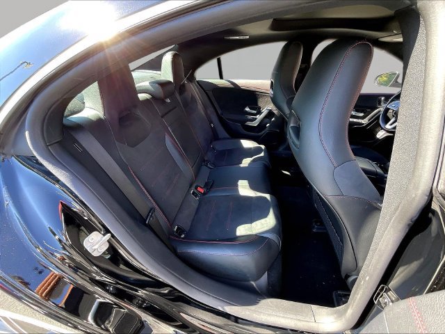 Used 2023 Mercedes-Benz CLA 250 4MATIC image 27