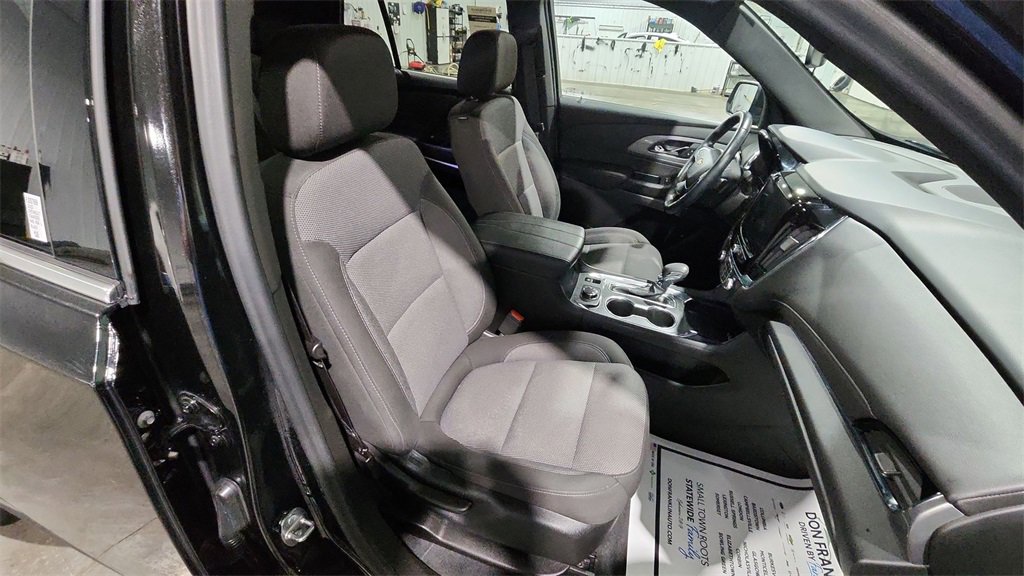 Used 2023 Chevrolet Traverse LT image 29