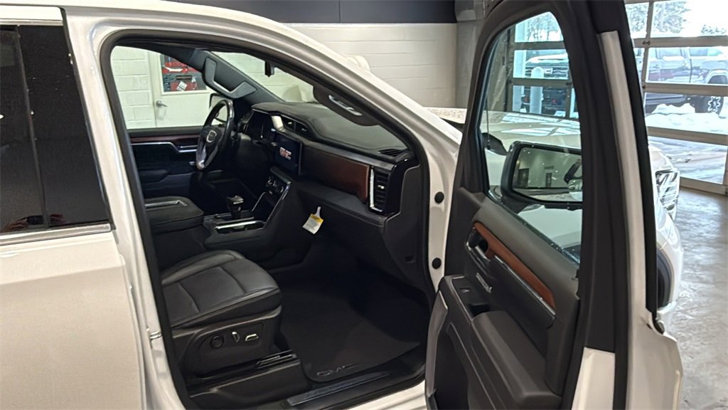 Used 2022 GMC Sierra 1500 Denali w/ Denali Reserve Package image 12
