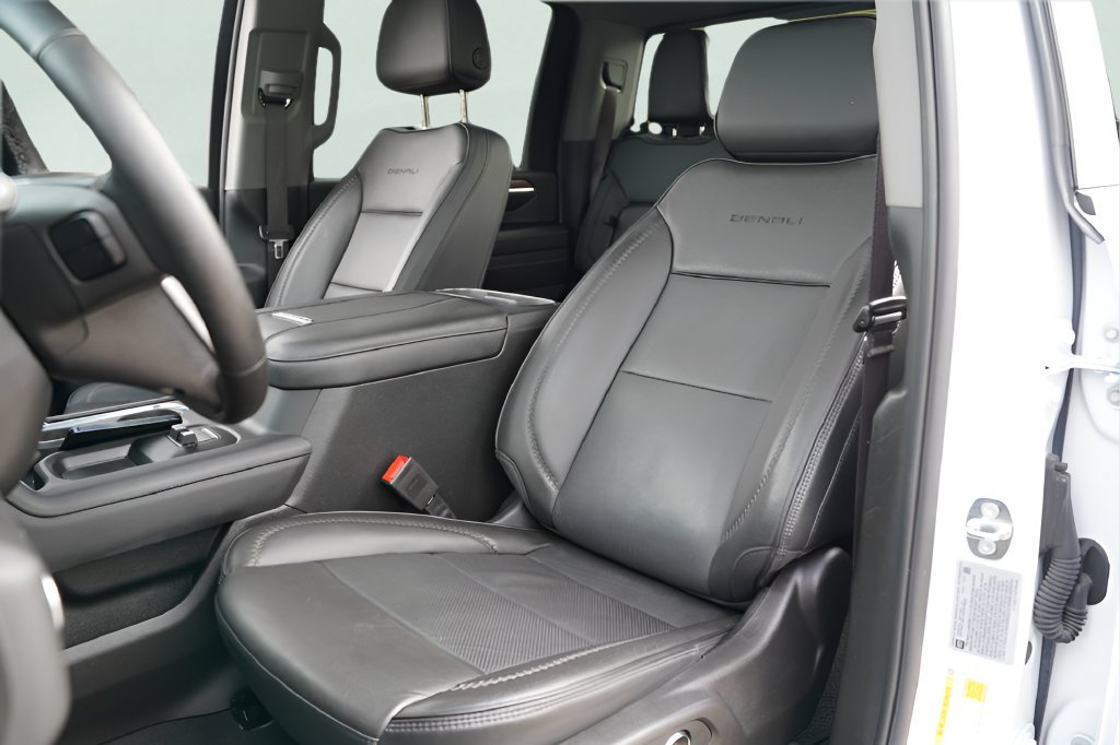 Used 2024 GMC Sierra 2500 Denali w/ Denali Reserve Package AWD/4WD image 9