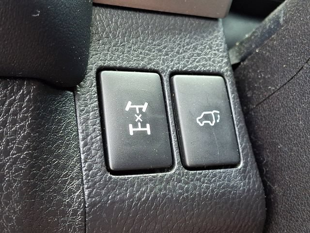 Used 2016 Toyota RAV4 XLE AWD/4WD image 25
