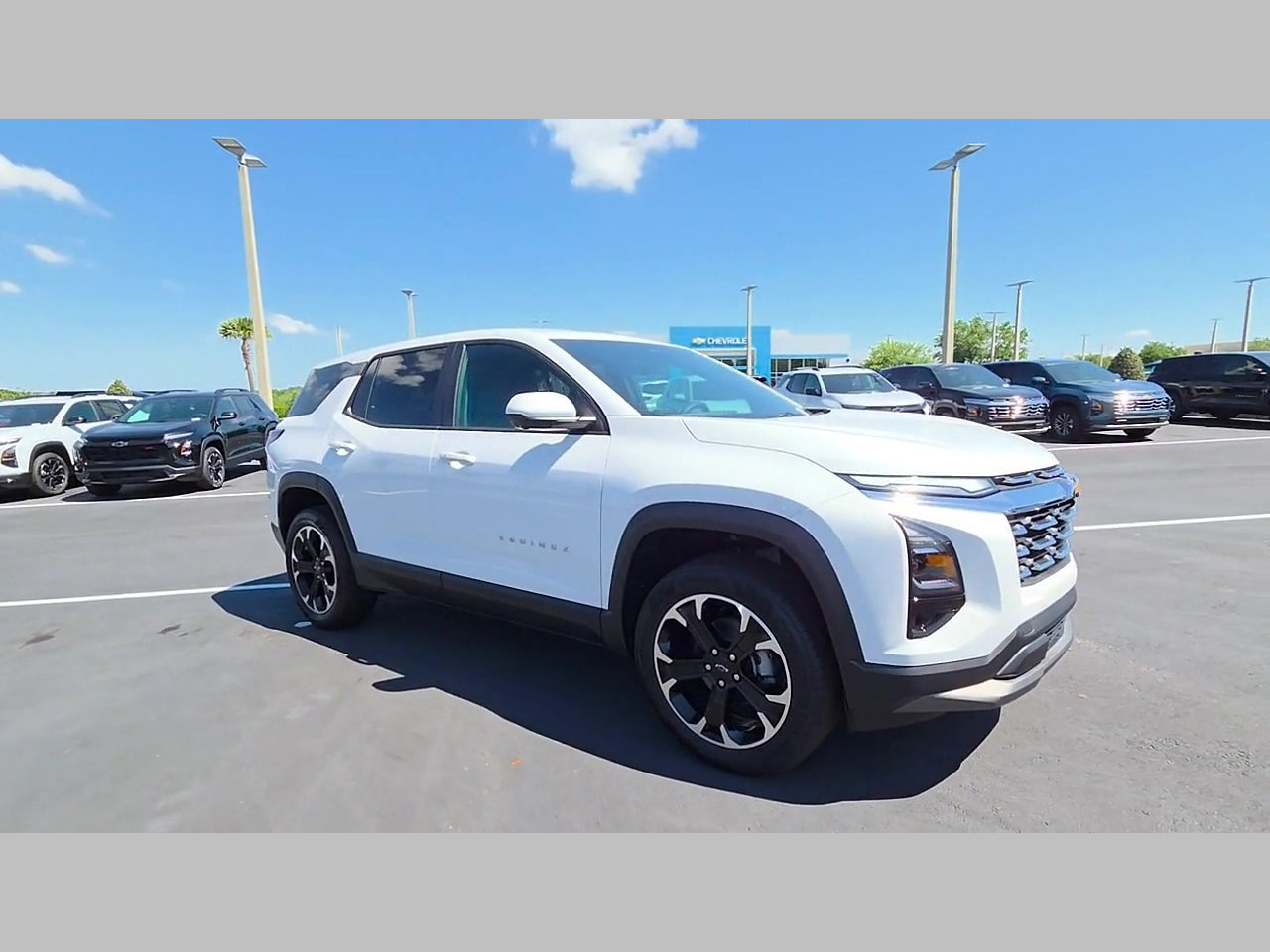 New 2026 Chevrolet Equinox LT w/ Convenience Package II FWD image 24