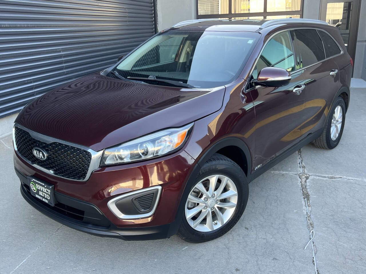 Used 2017 Kia Sorento LX w/ LX Convenience Package image 2