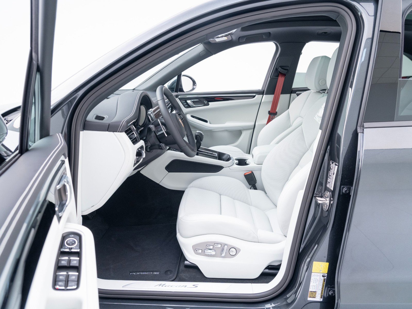 New 2026 Porsche Macan S AWD/4WD image 18